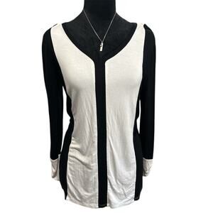 Cable & Gauge Black & White V-Neck Blouse – Size M – EUC